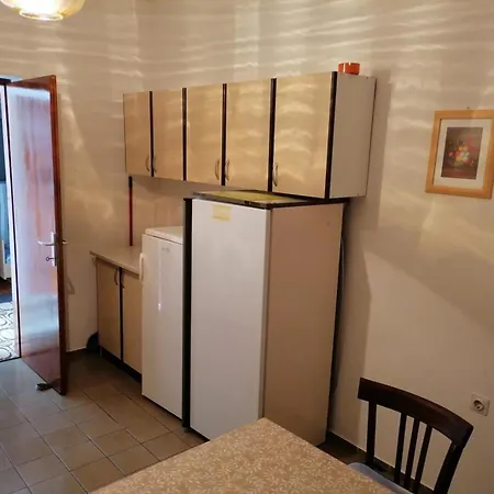 Ferienwohnung In Mit Garten Und Terrasse Und Meerblick דירה *